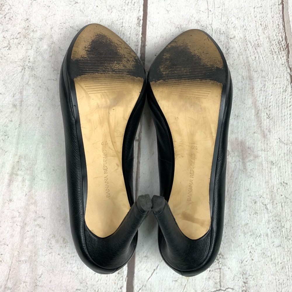 ‼️SOLD‼️BANANA REPUBLIC pumps 4” heel S-6.5 black - Picture 4 of 4